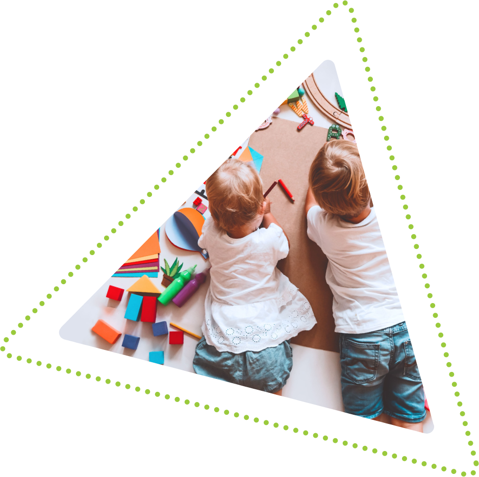 Enfants qui dessinent